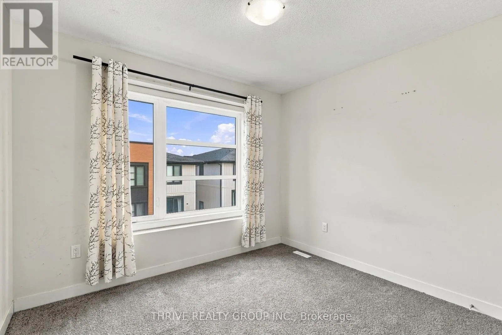 921 SARNIA ROAD