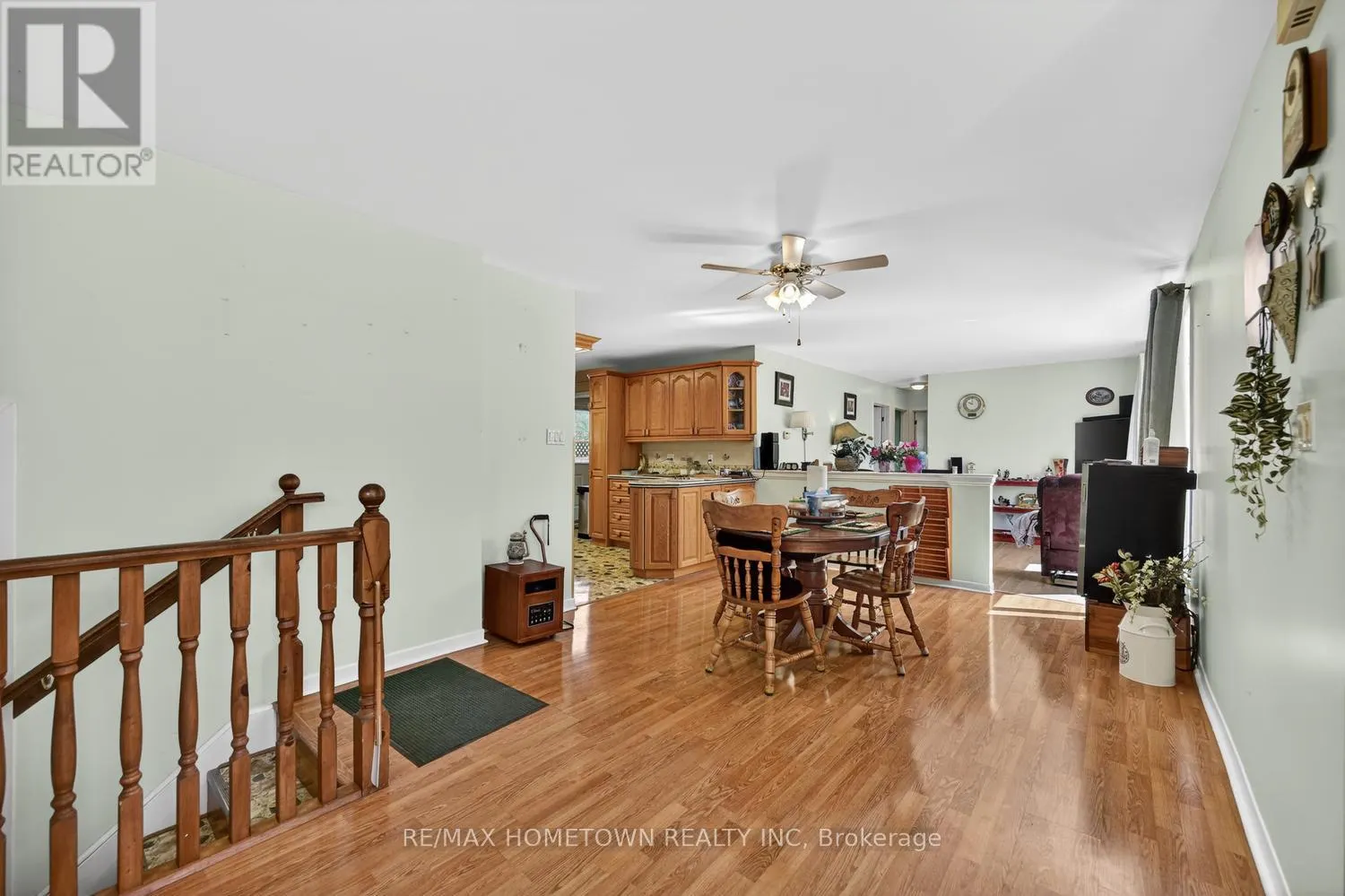 1404 HALLECKS ROAD E