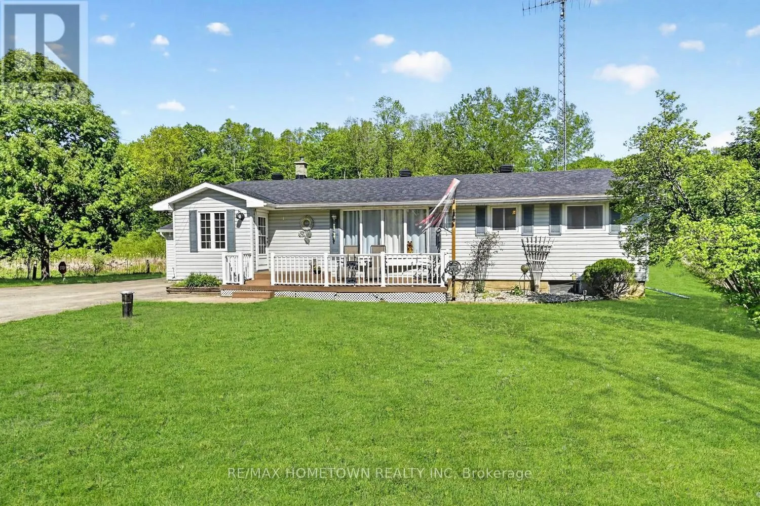1404 HALLECKS ROAD E
