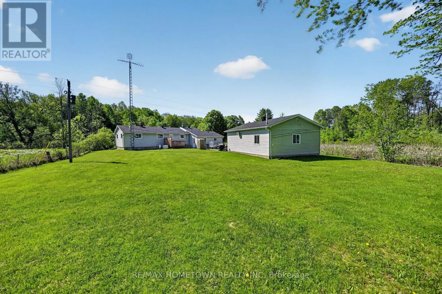1404 HALLECKS ROAD E
