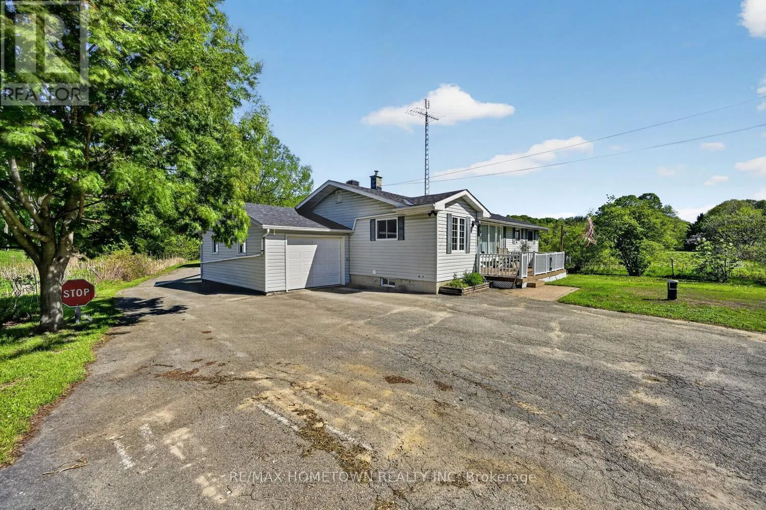 1404 HALLECKS ROAD E