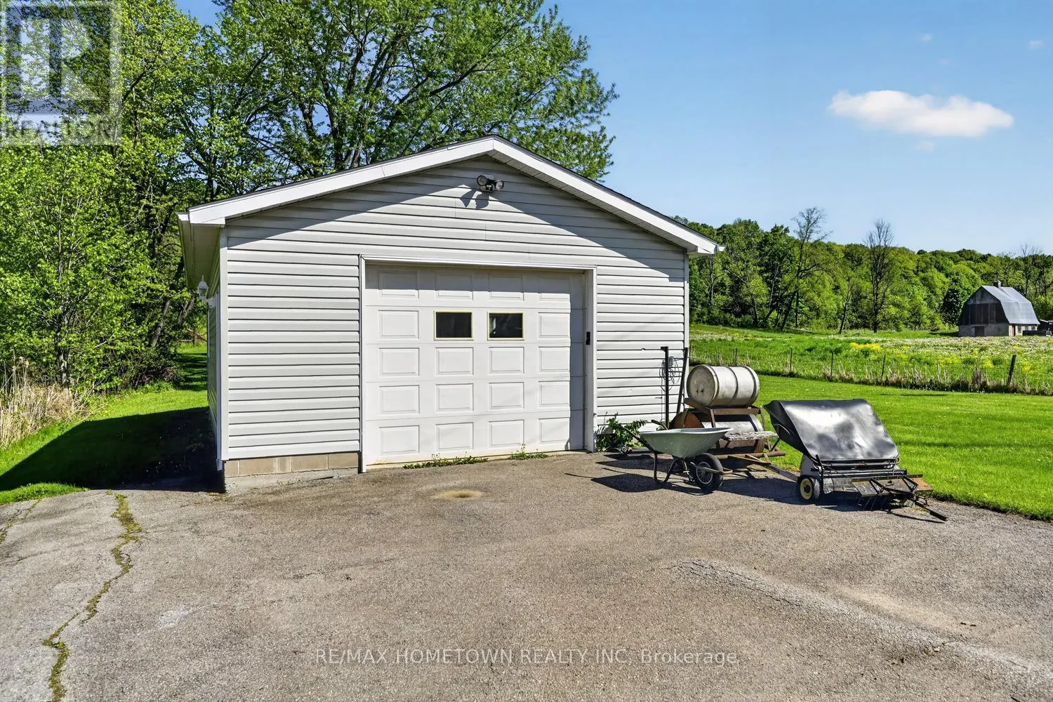 1404 HALLECKS ROAD E