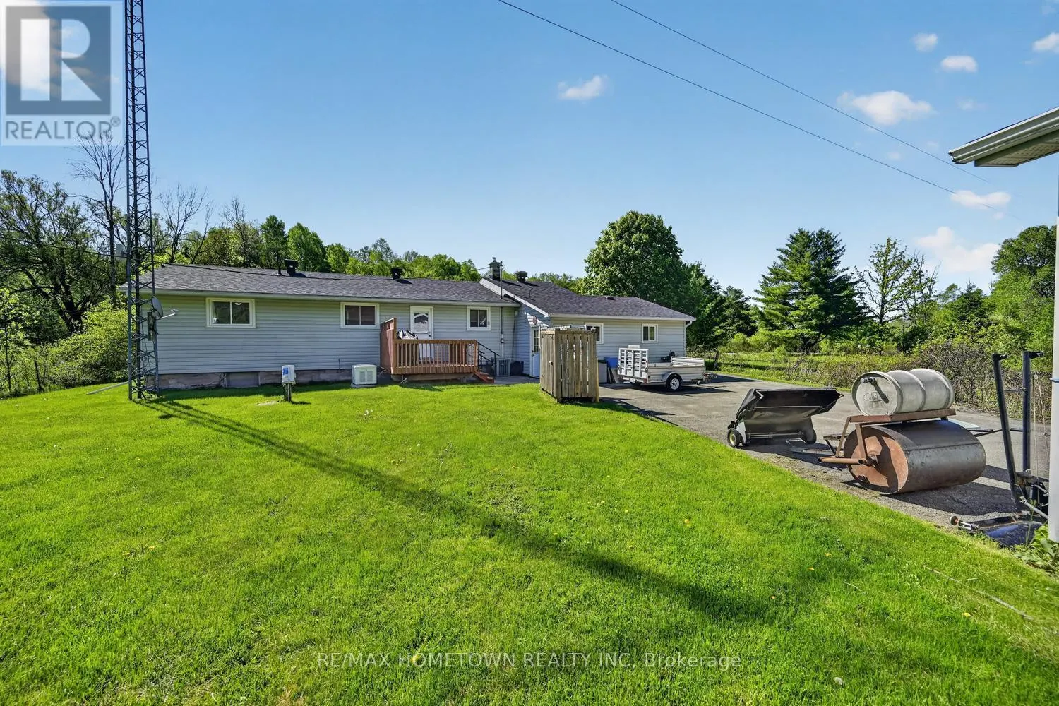 1404 HALLECKS ROAD E