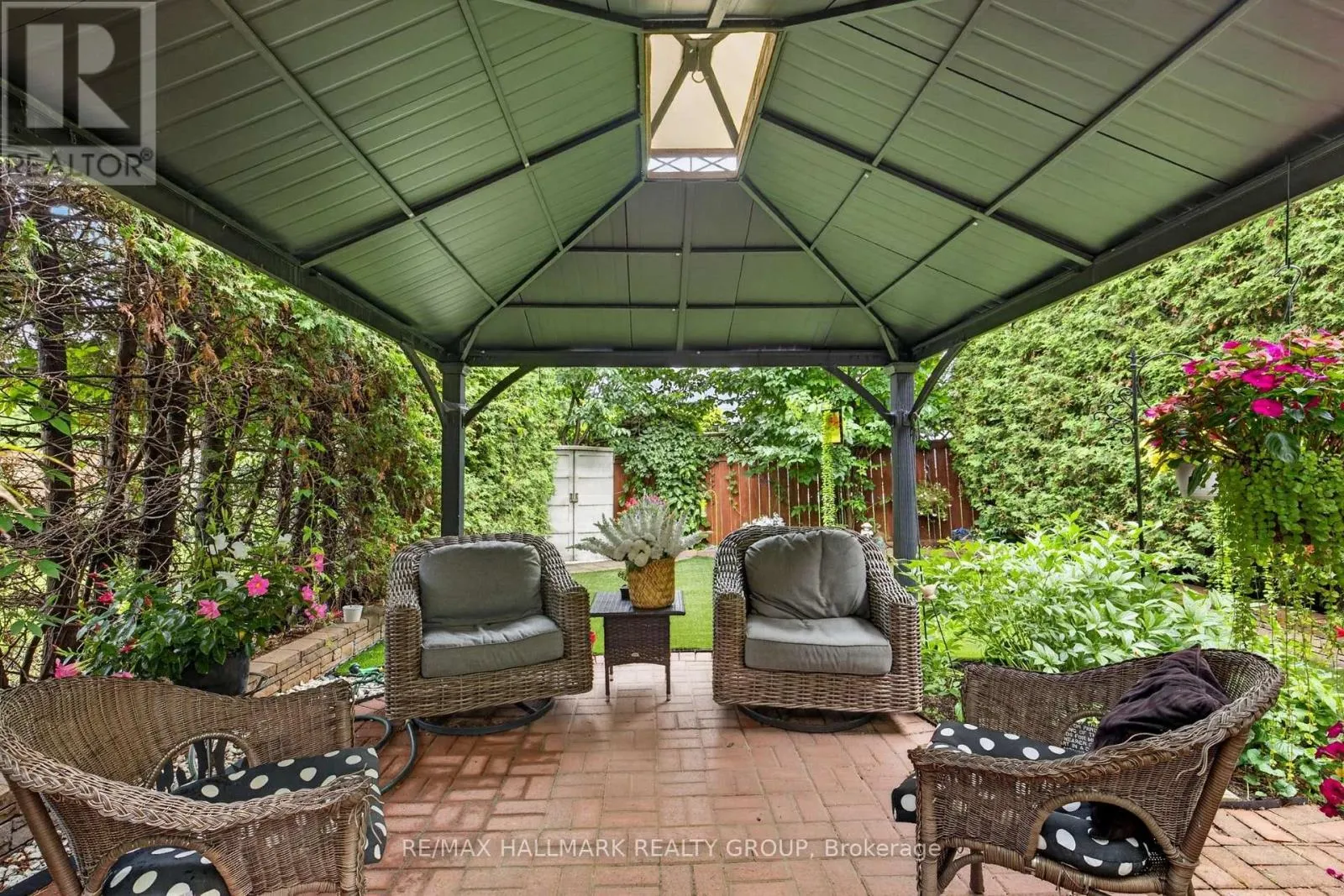 139 CASTLE GLEN CRESCENT