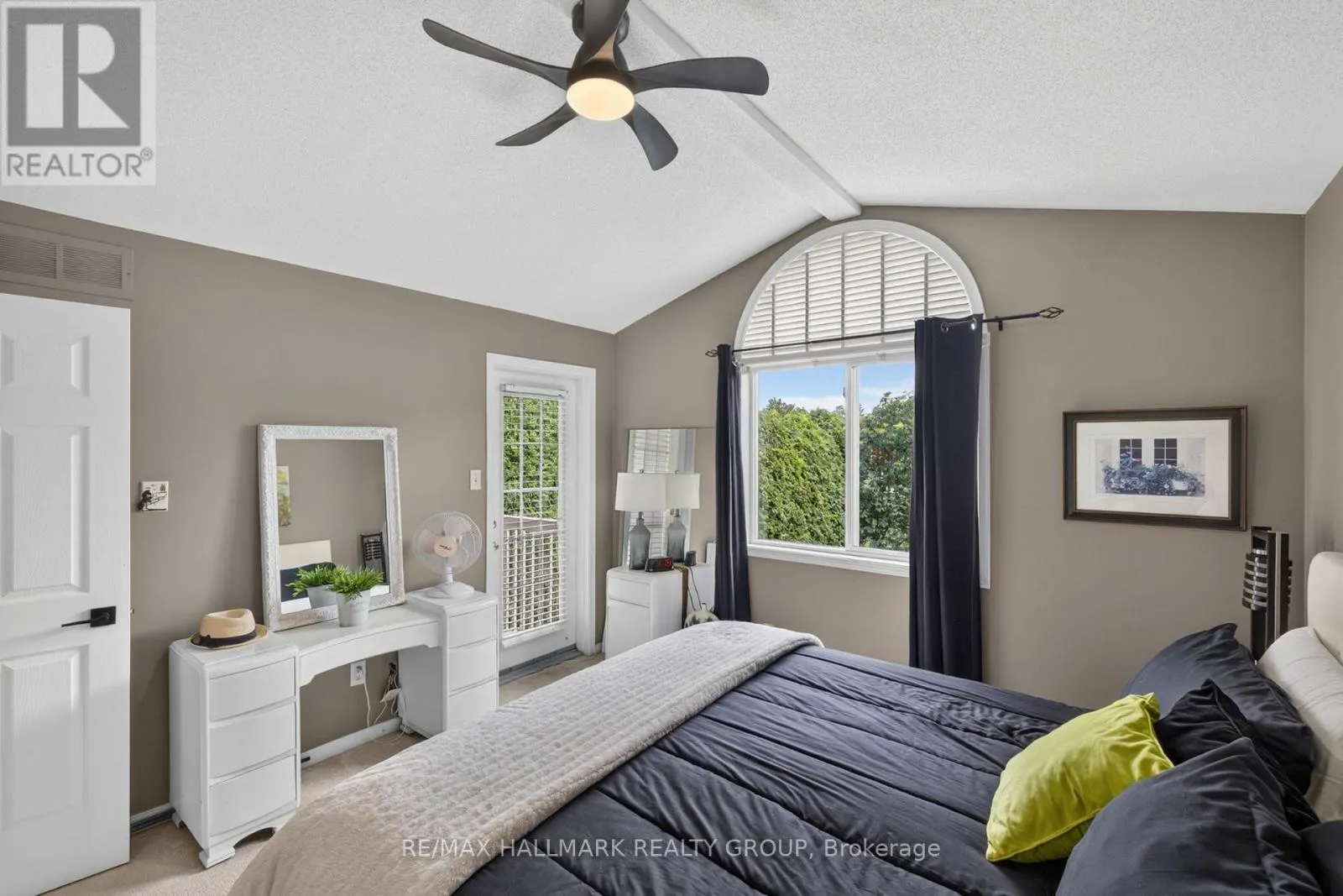 139 CASTLE GLEN CRESCENT