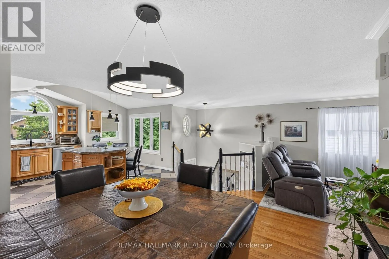 139 CASTLE GLEN CRESCENT