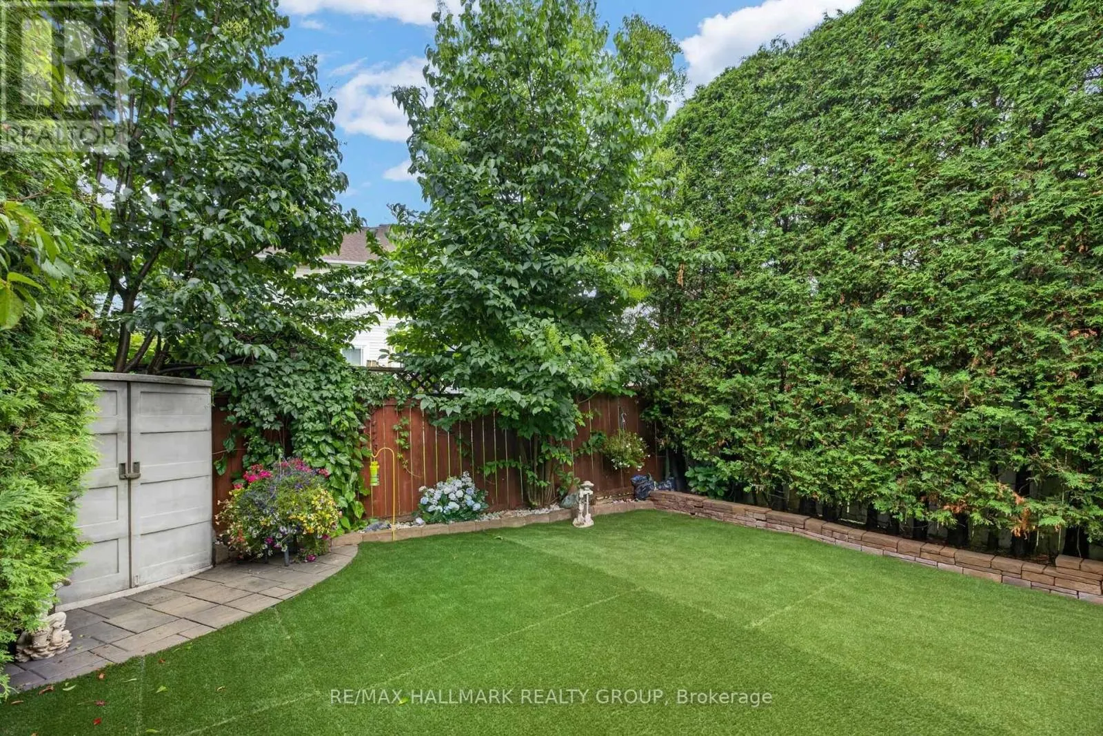 139 CASTLE GLEN CRESCENT
