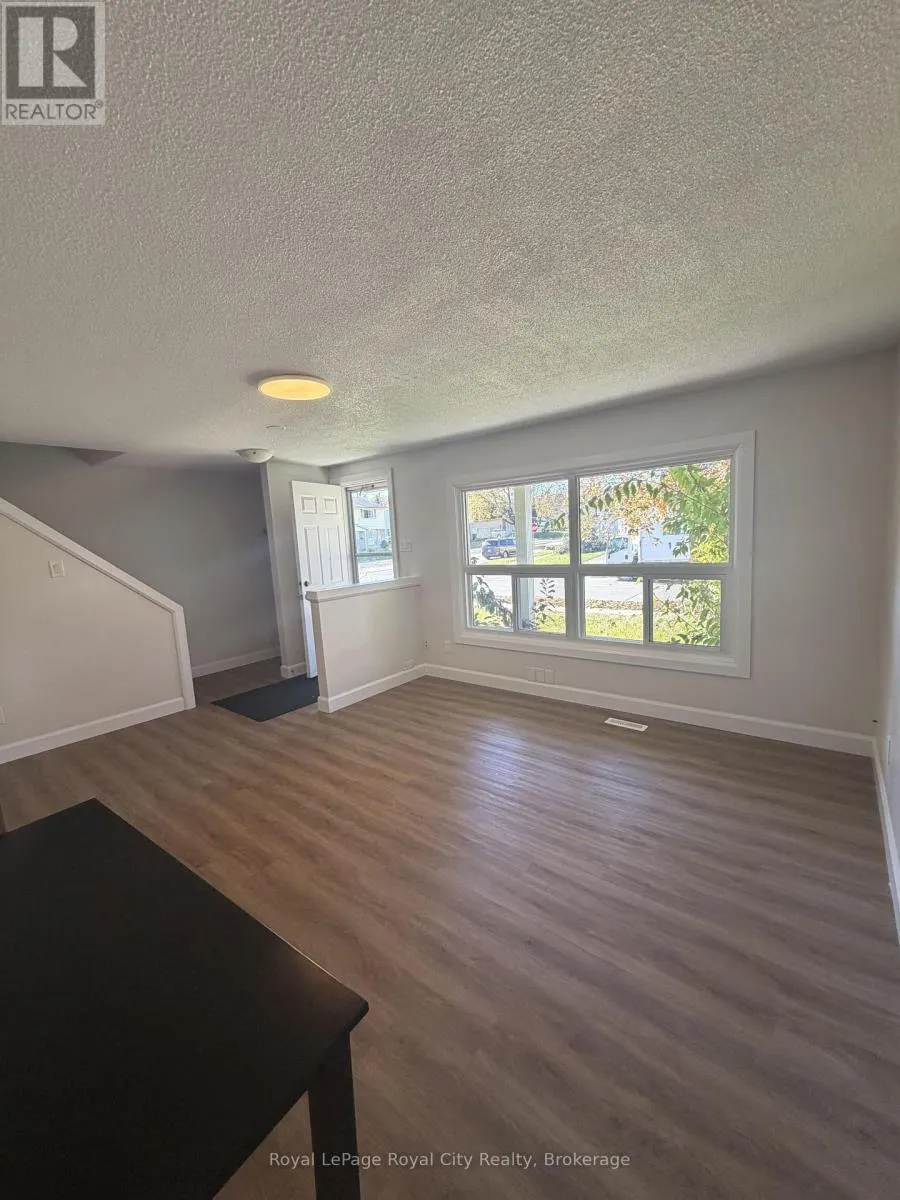 26A HELENE CRESCENT