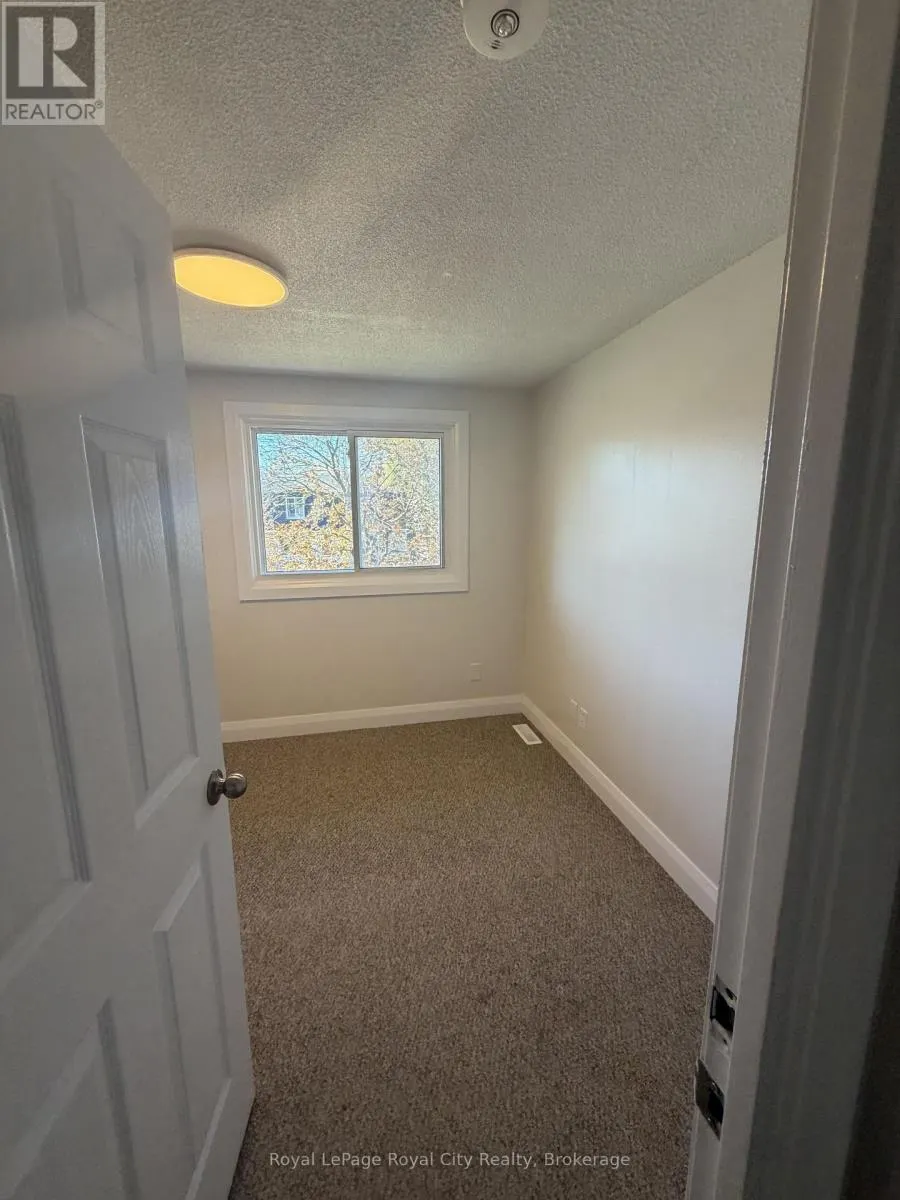 26A HELENE CRESCENT
