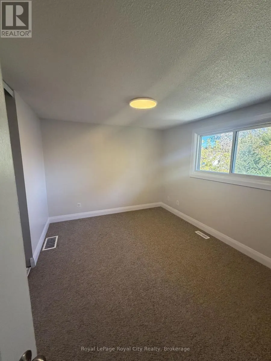 26A HELENE CRESCENT