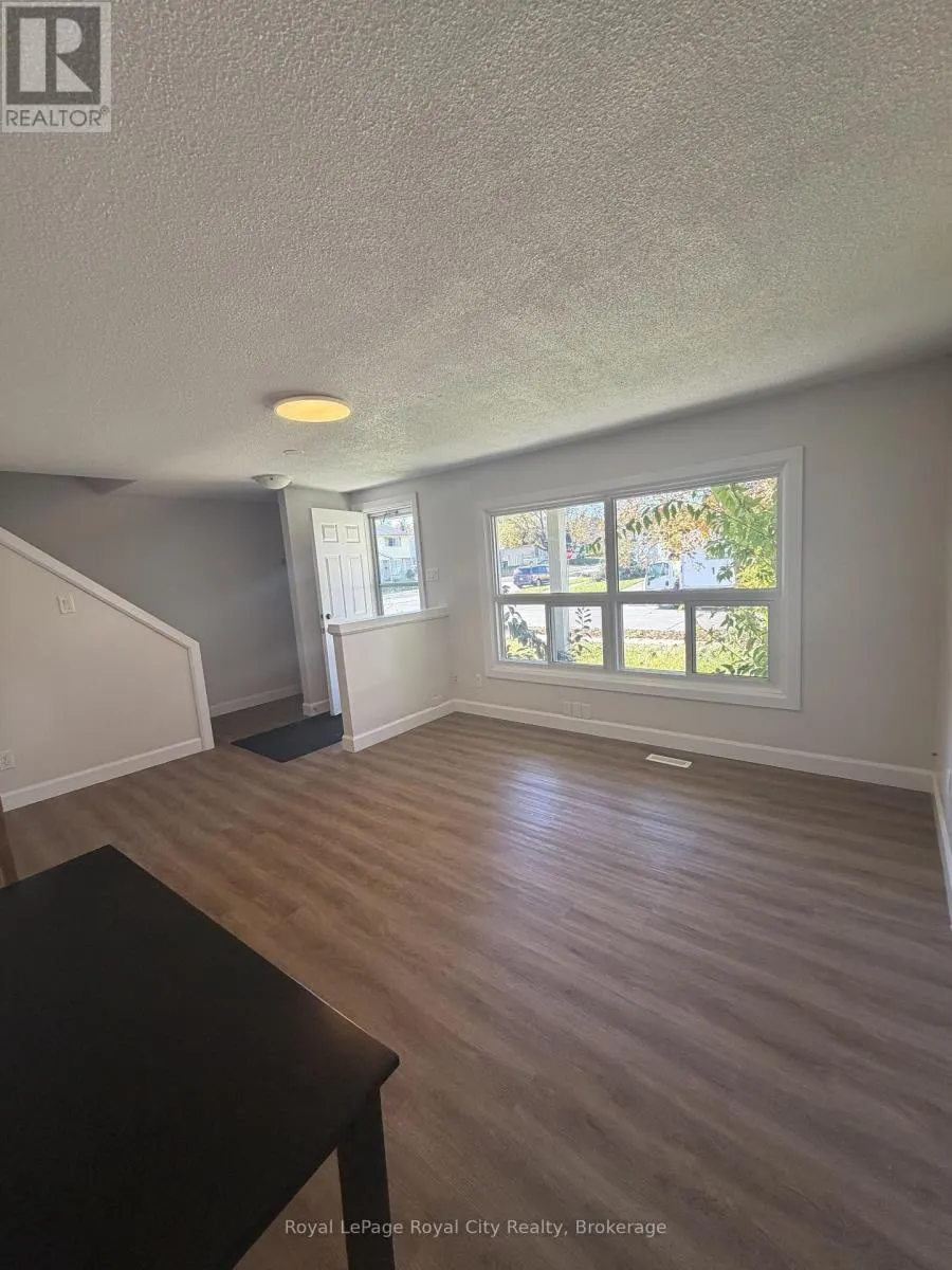 26A HELENE CRESCENT