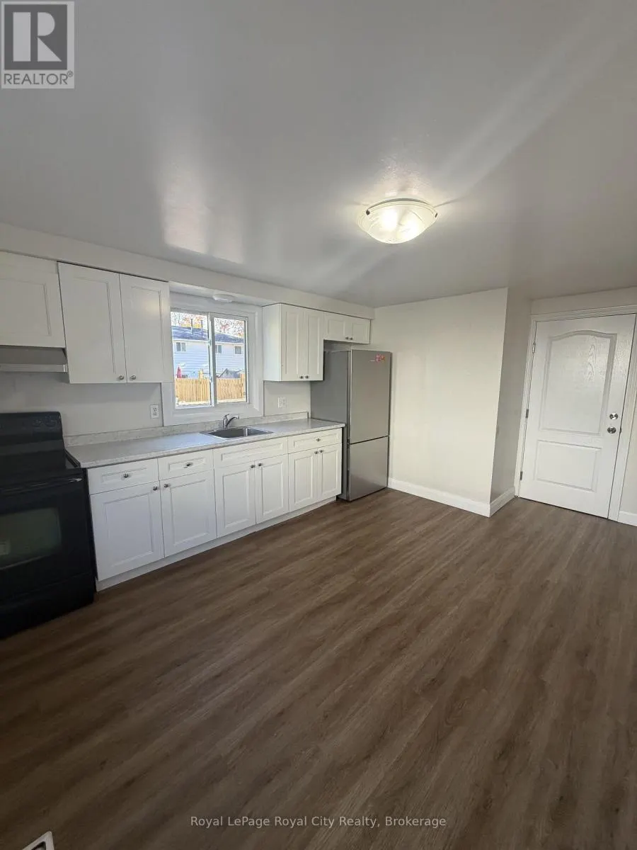 26A HELENE CRESCENT