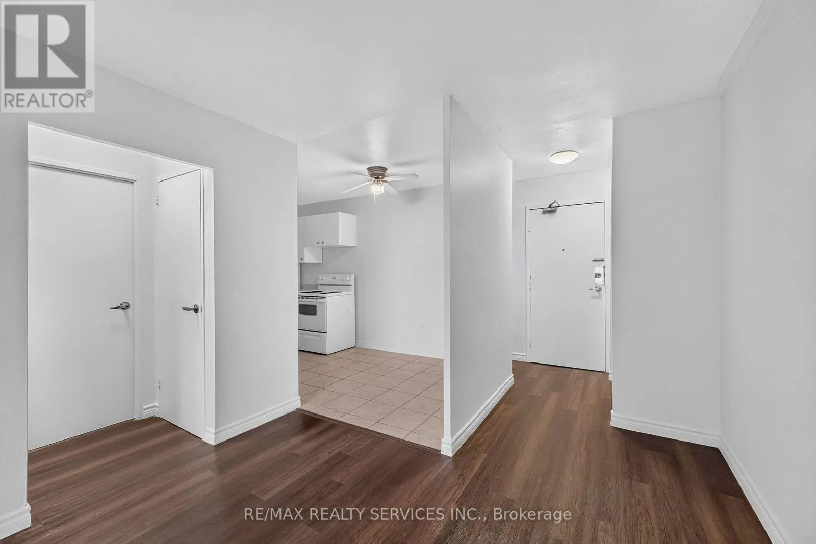 804 - 223 JACKSON STREET W