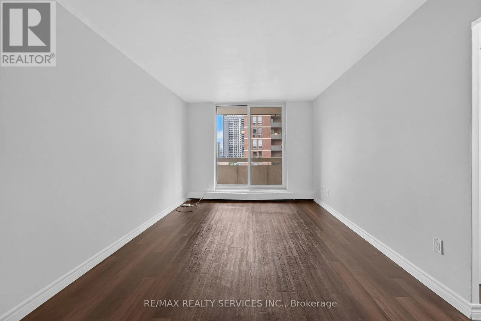 804 - 223 JACKSON STREET W