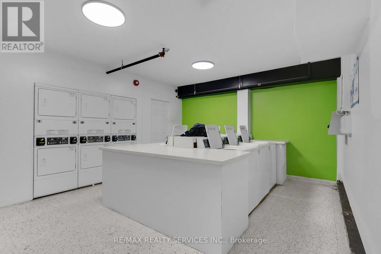 804 - 223 JACKSON STREET W