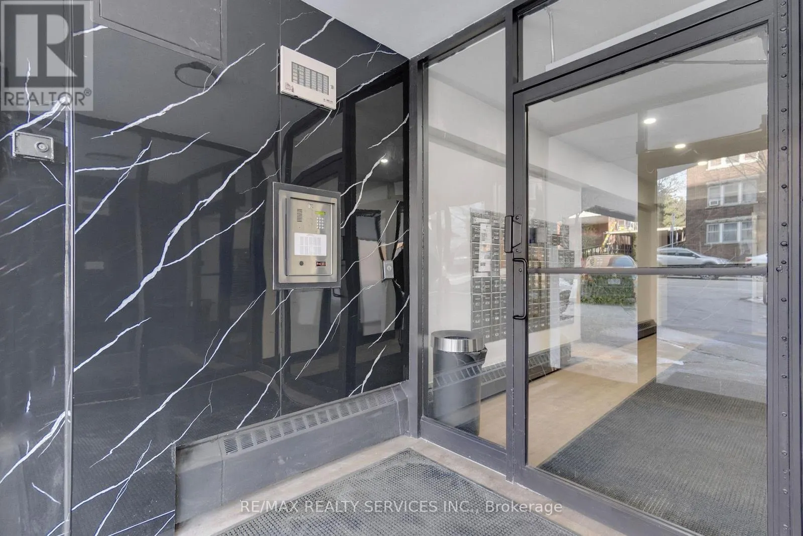 804 - 223 JACKSON STREET W