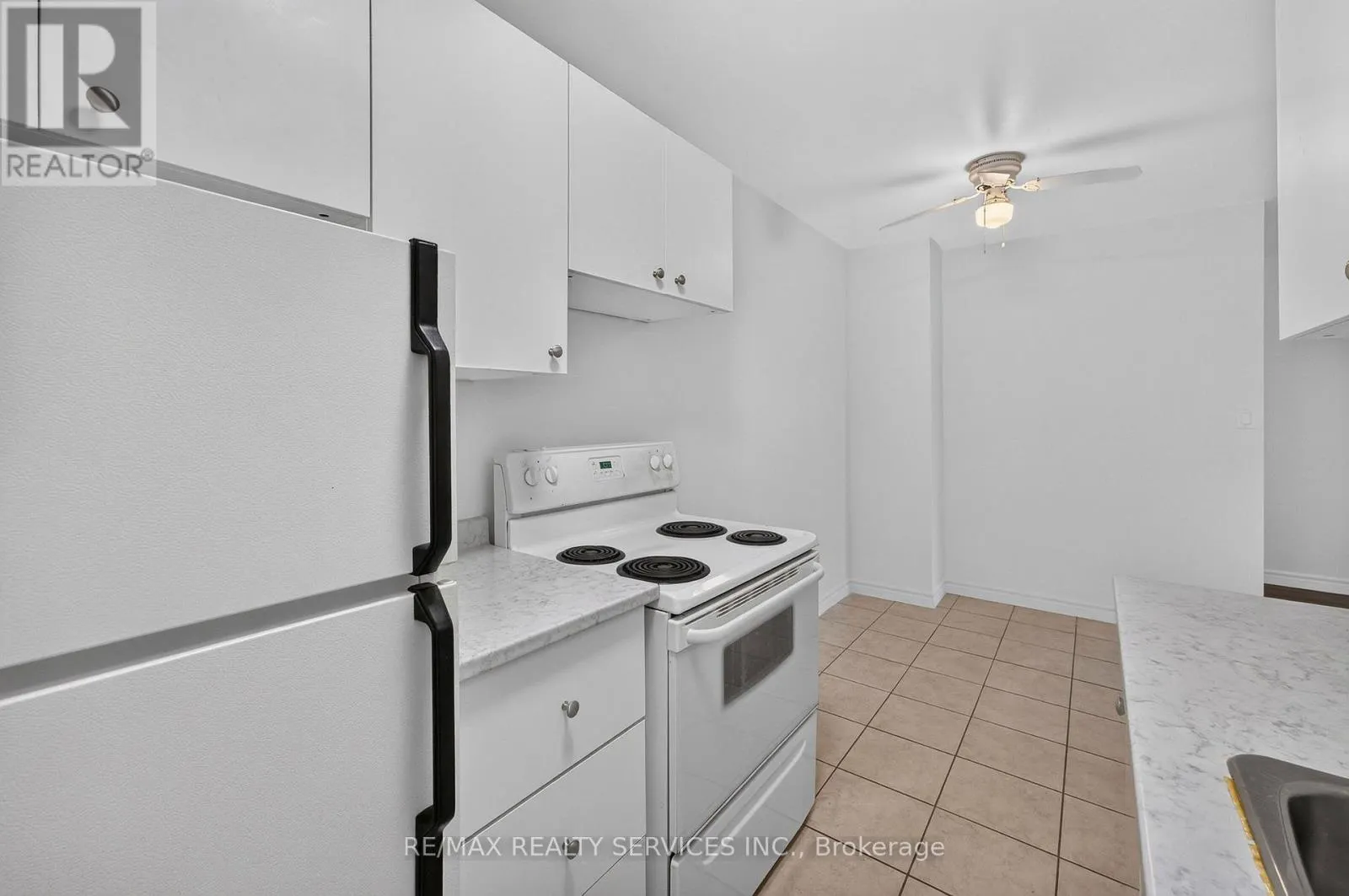 804 - 223 JACKSON STREET W