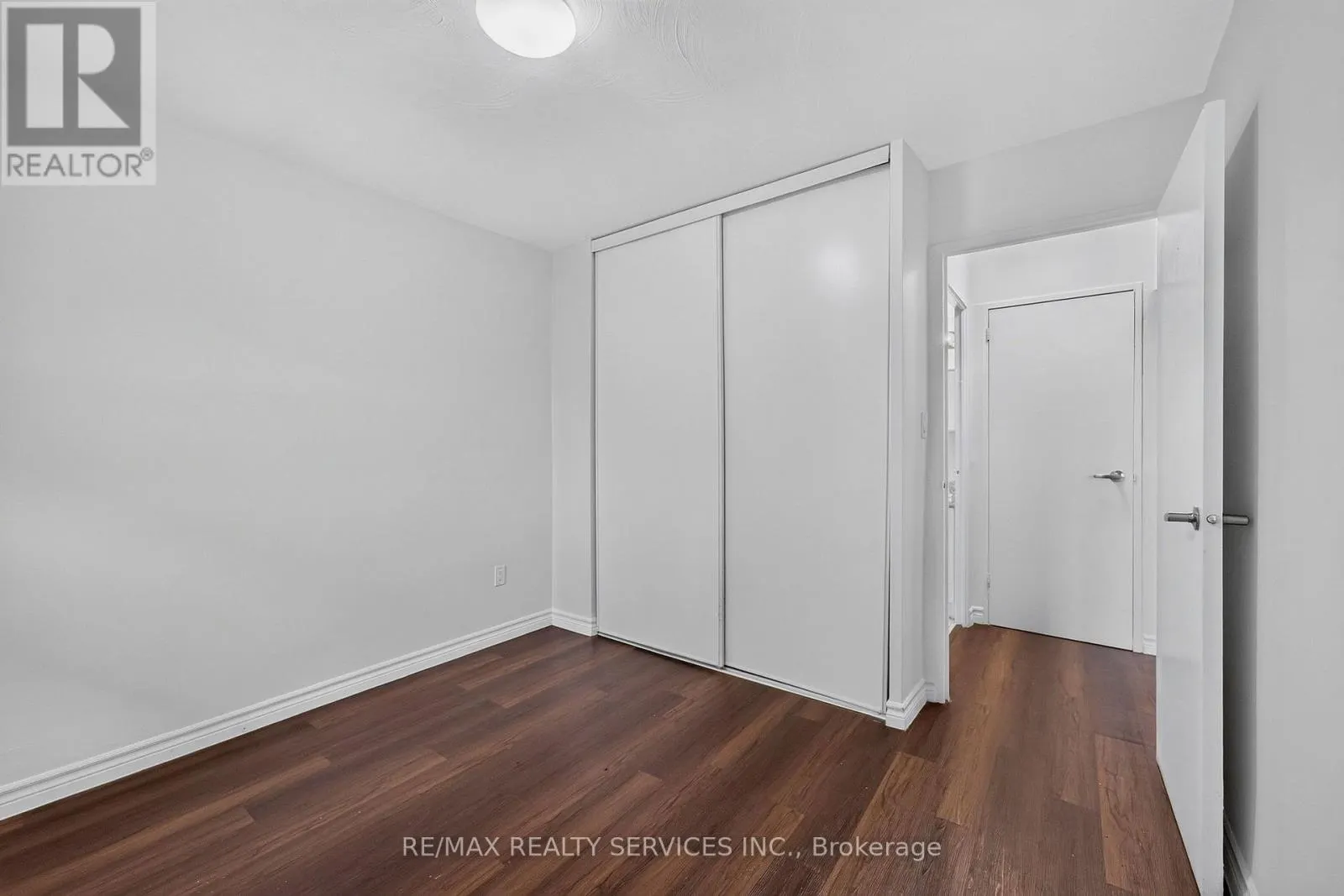 804 - 223 JACKSON STREET W
