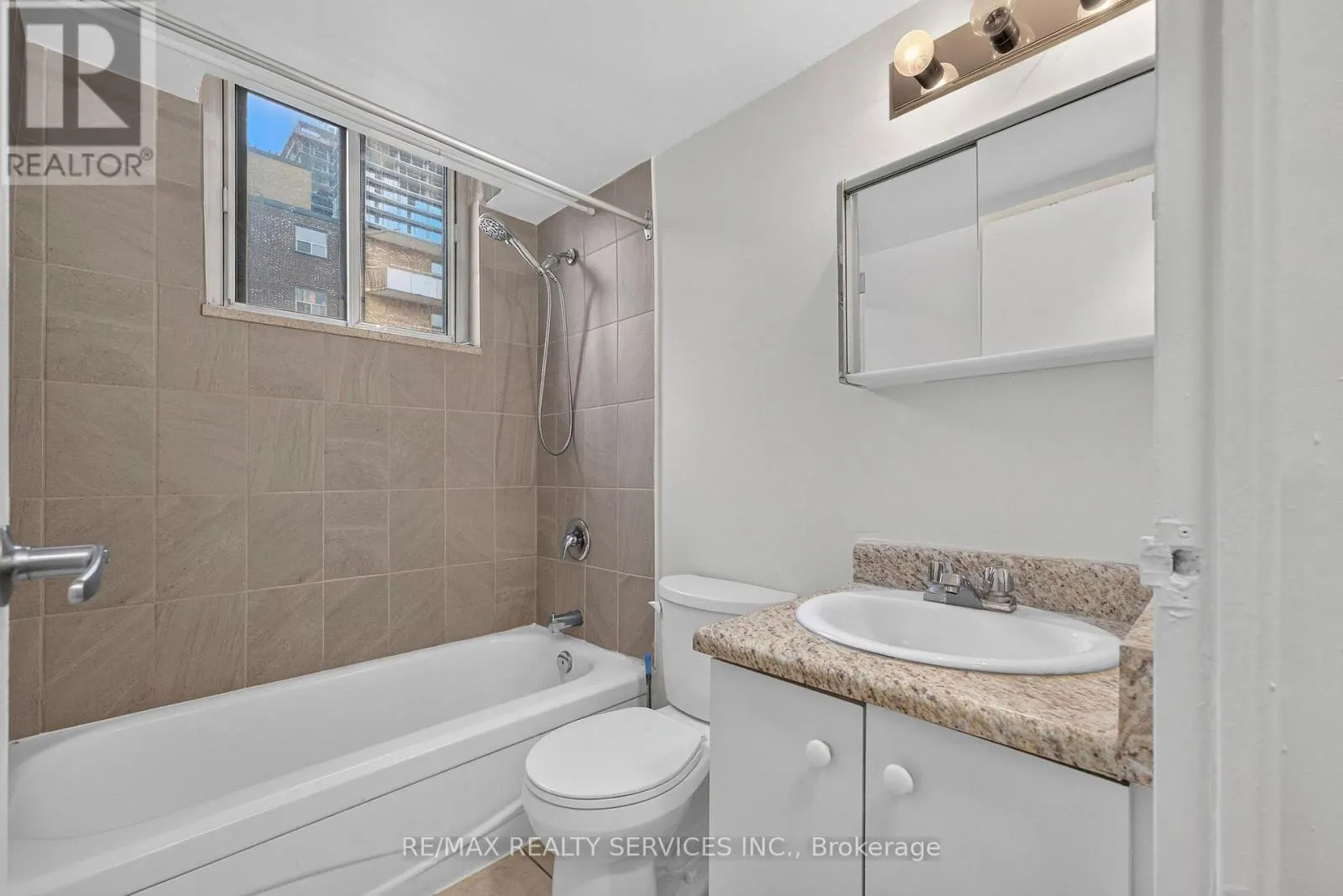 804 - 223 JACKSON STREET W
