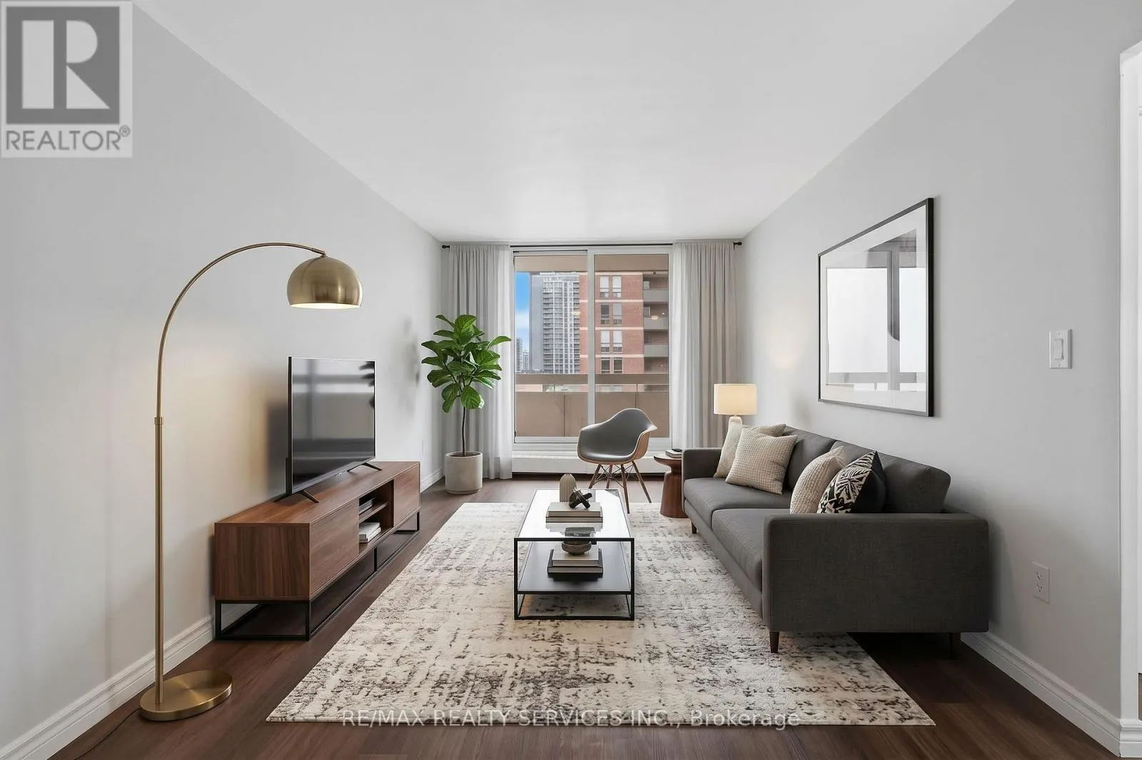 804 - 223 JACKSON STREET W