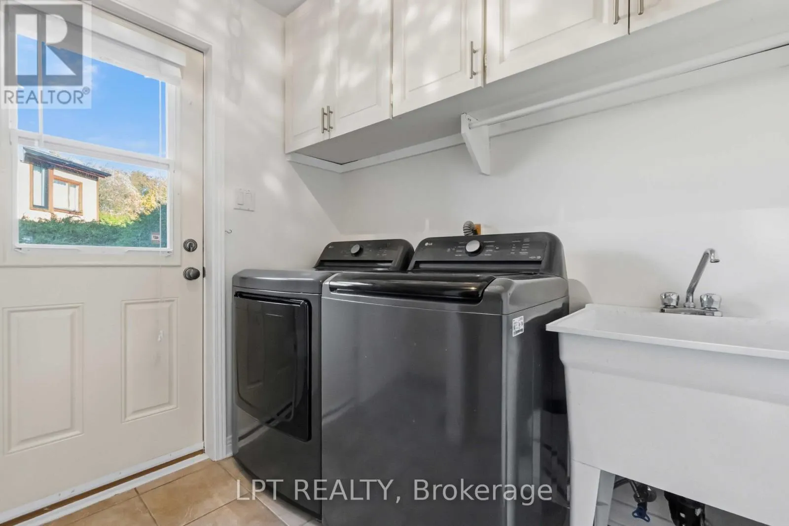 36 DEER MOSS TRAIL