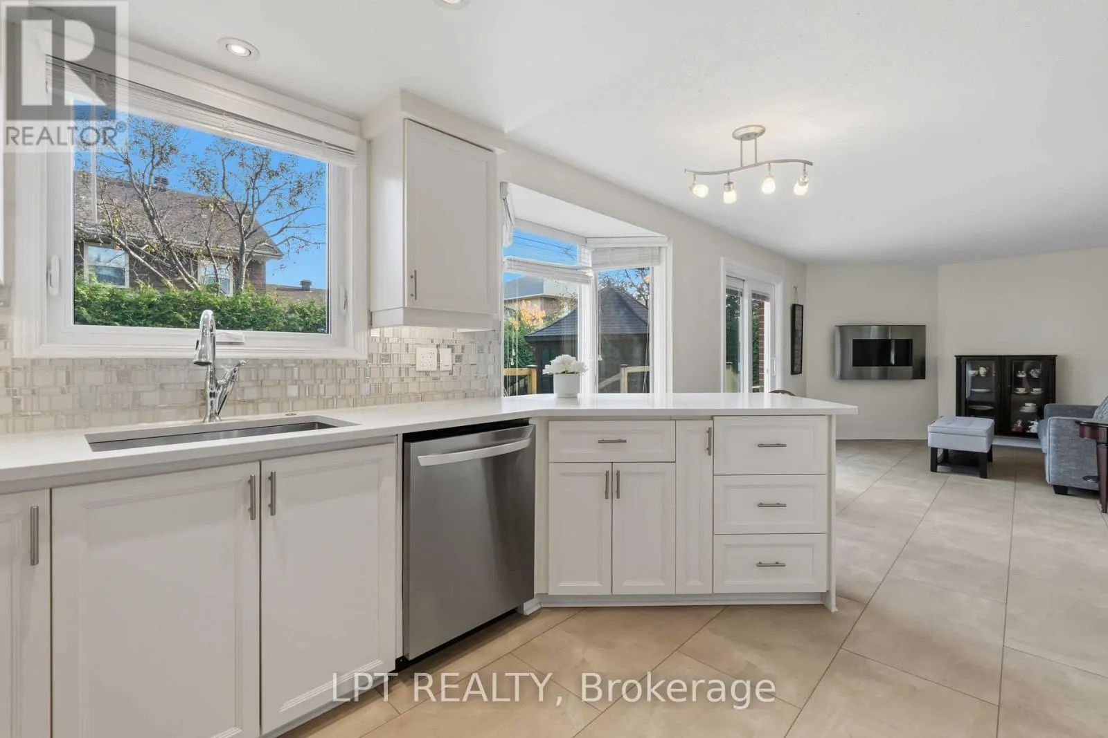 36 DEER MOSS TRAIL