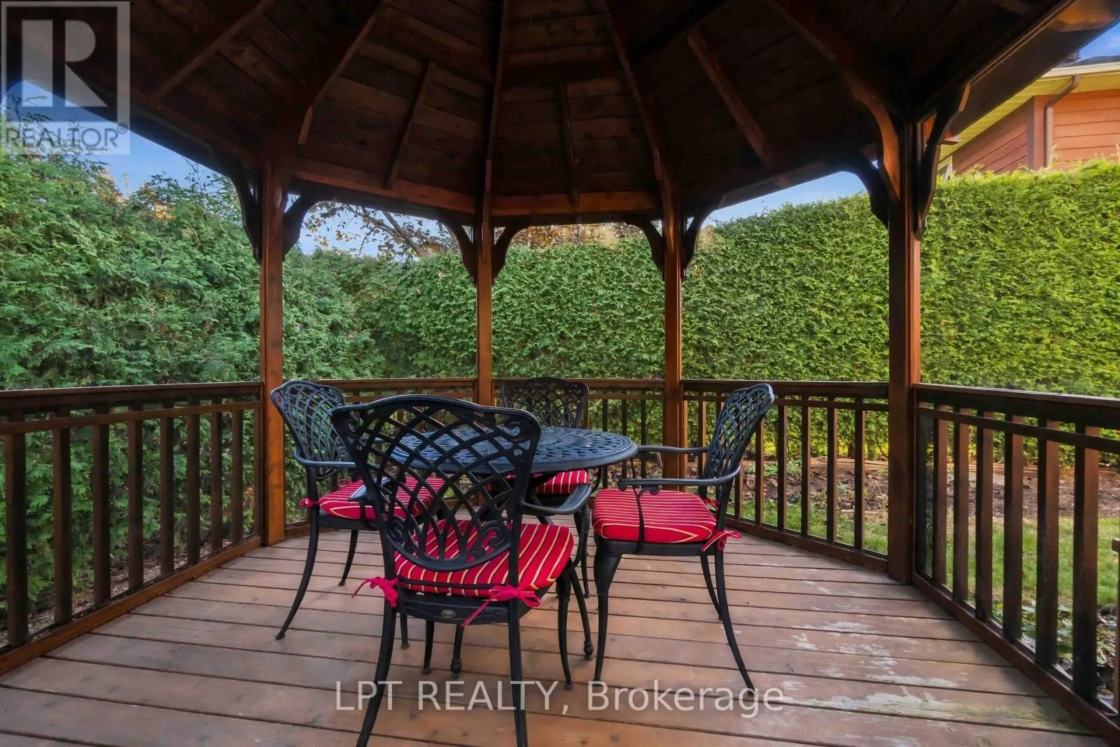 36 DEER MOSS TRAIL