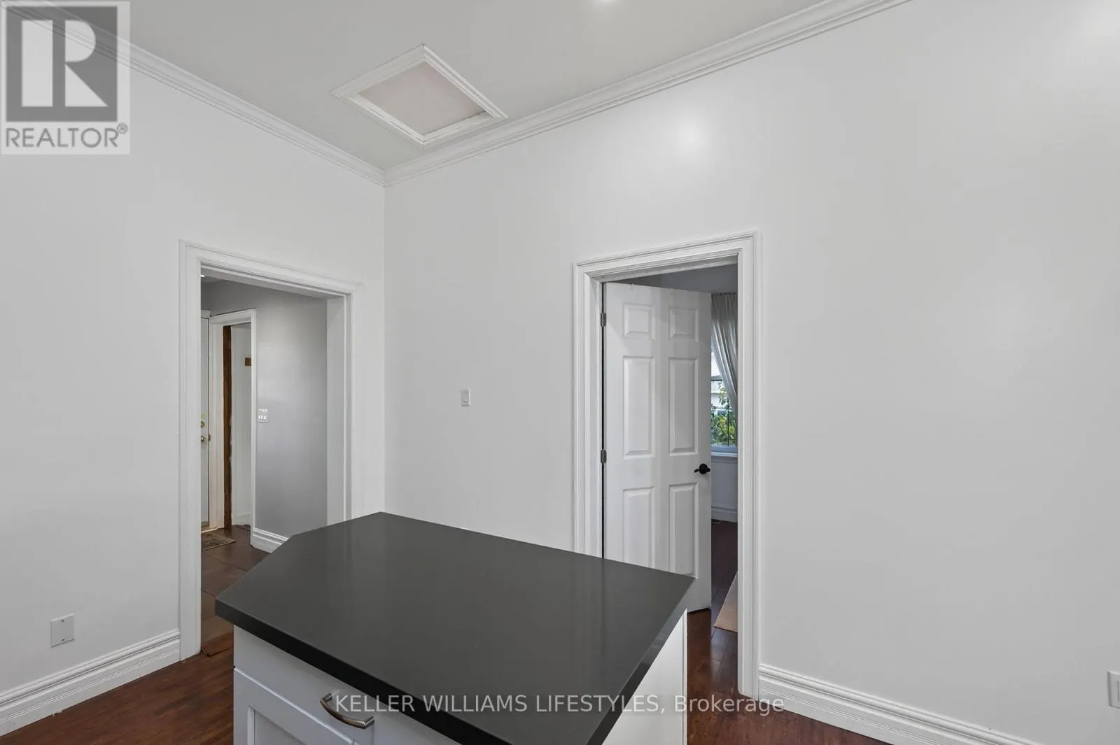 581 CENTRAL AVENUE