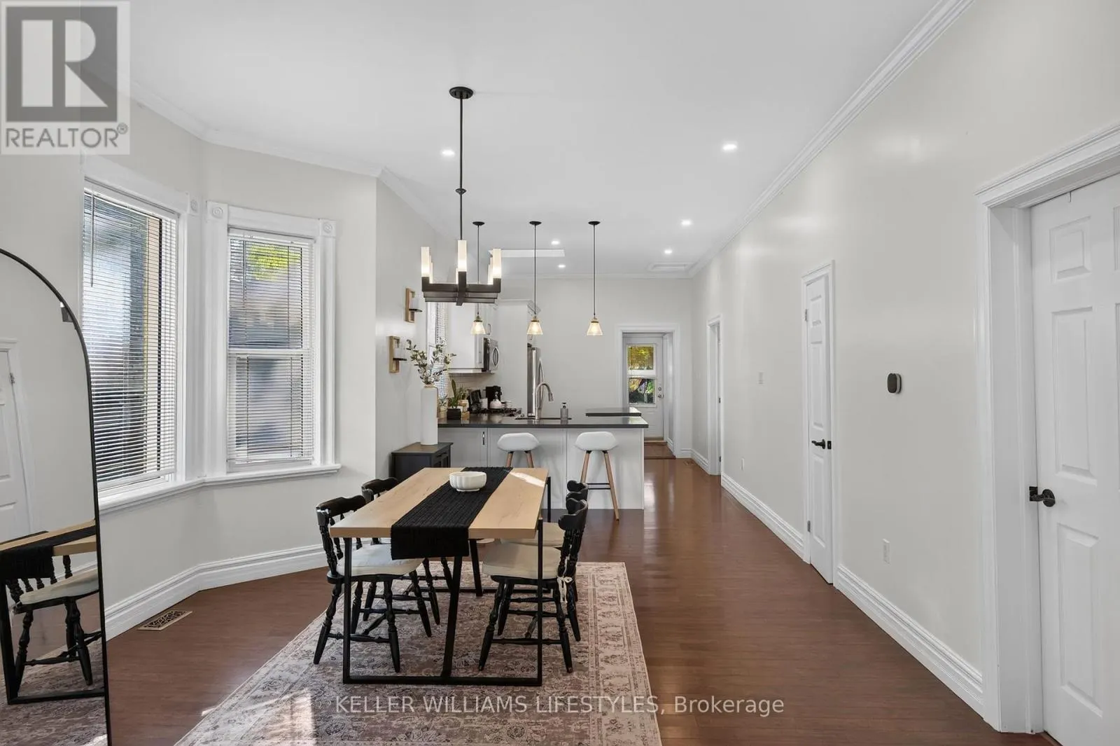 581 CENTRAL AVENUE