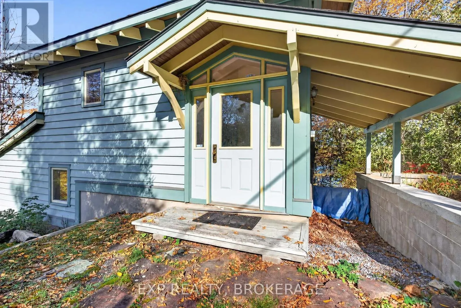 1008 MOCKINGBIRD LANE