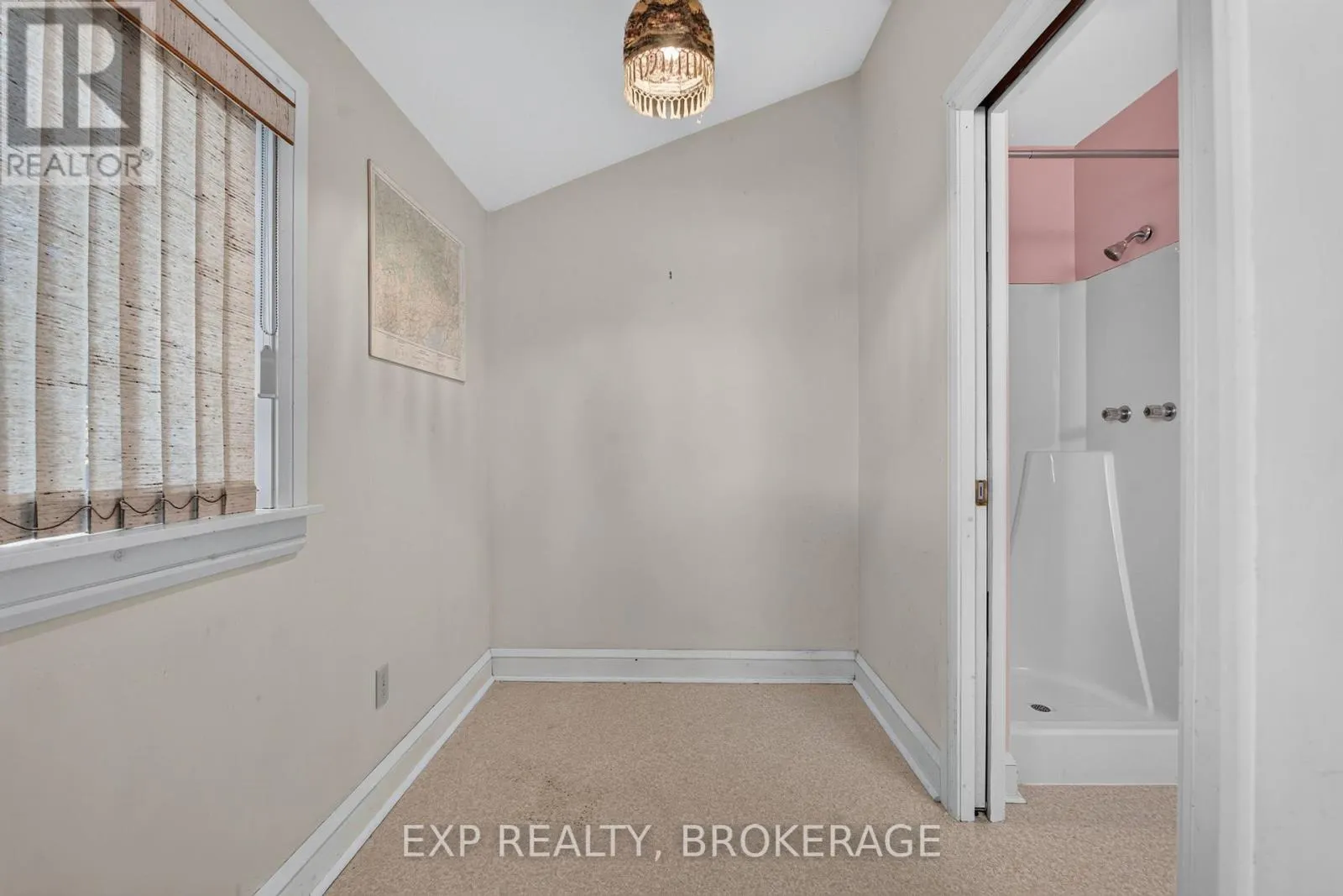 1008 MOCKINGBIRD LANE