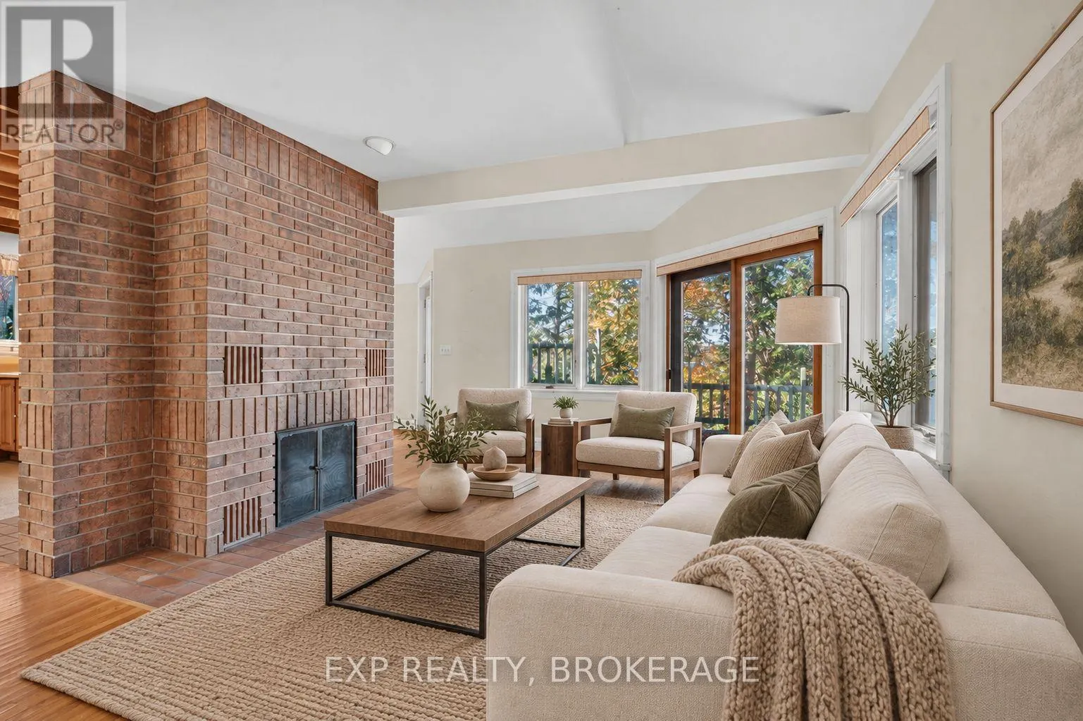 1008 MOCKINGBIRD LANE