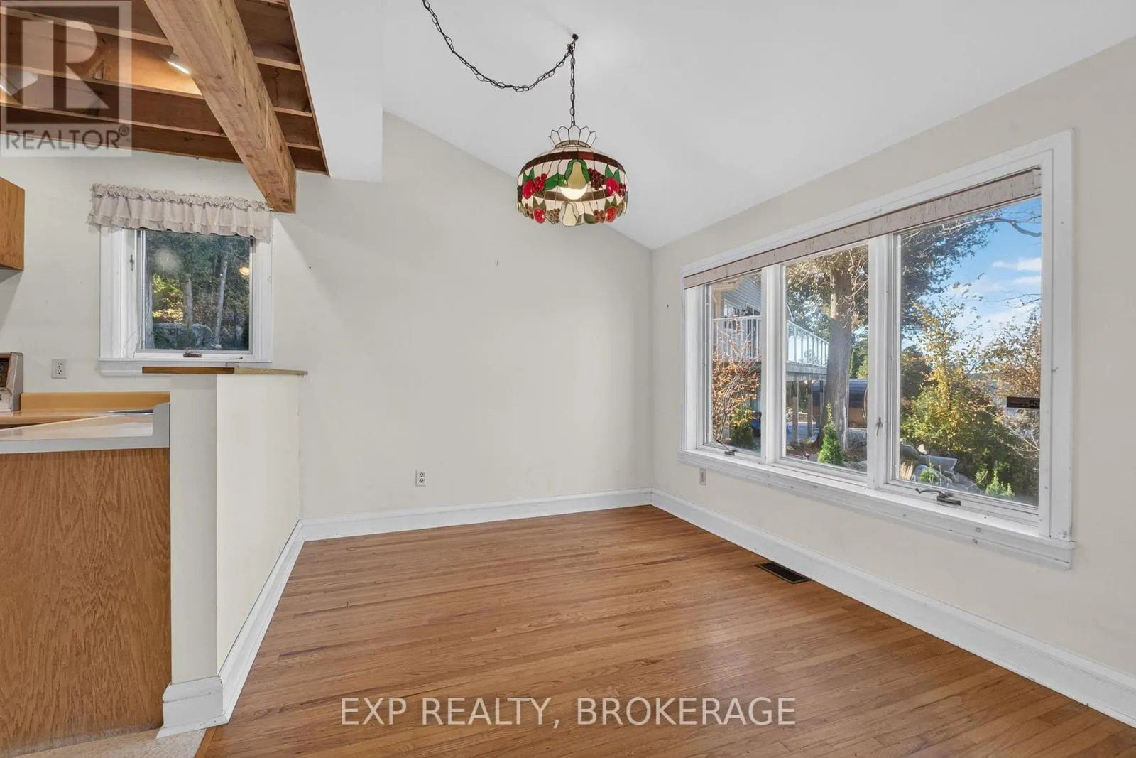 1008 MOCKINGBIRD LANE