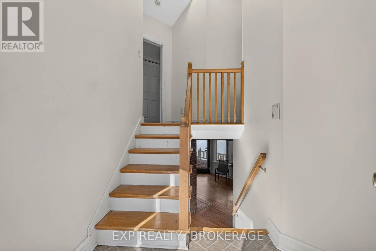 1008 MOCKINGBIRD LANE