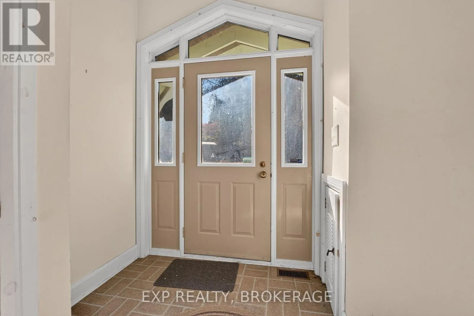 1008 MOCKINGBIRD LANE