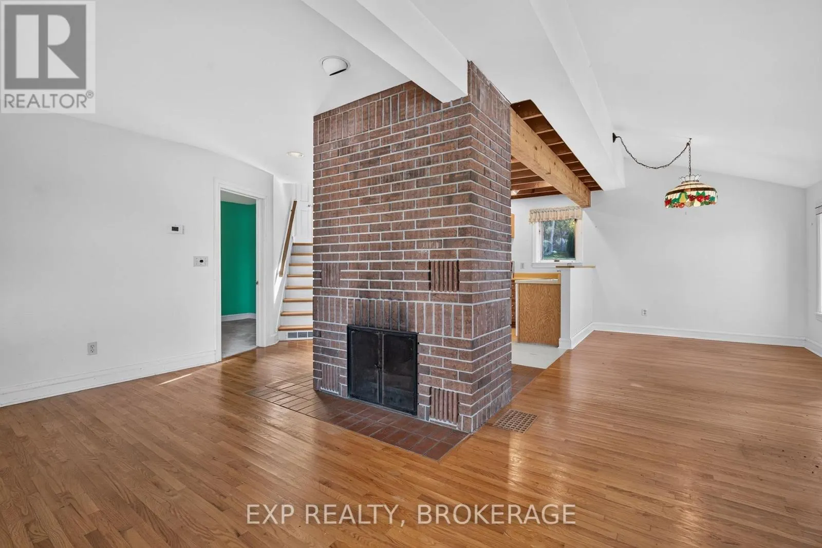 1008 MOCKINGBIRD LANE