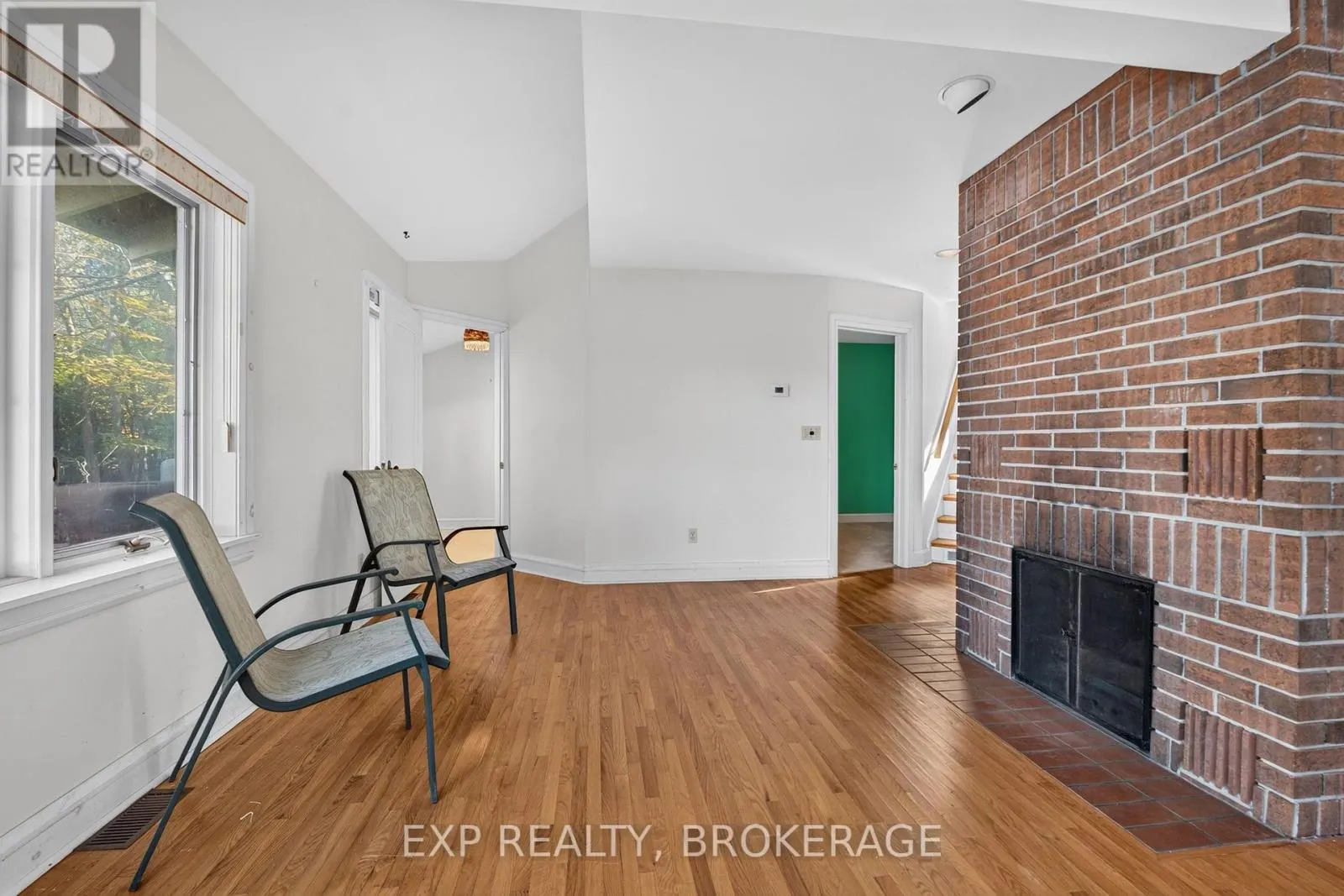 1008 MOCKINGBIRD LANE