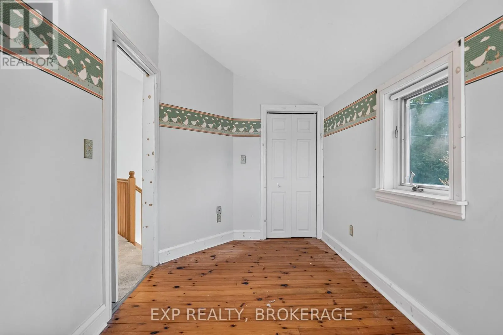 1008 MOCKINGBIRD LANE