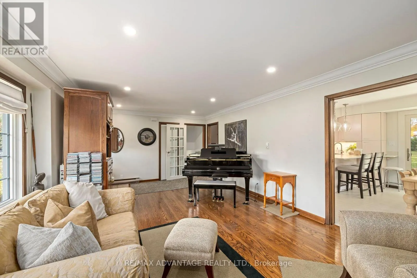 351 OAK AVENUE