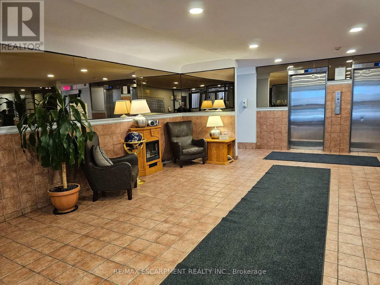 1002 - 15 ALBRIGHT ROAD