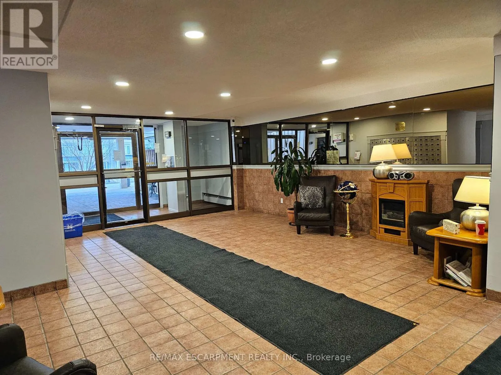 1002 - 15 ALBRIGHT ROAD