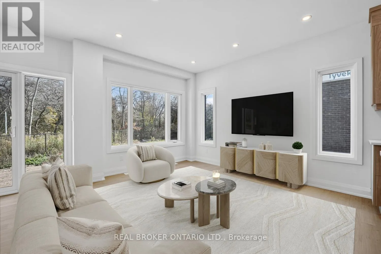 8735 HARLYN COMMON