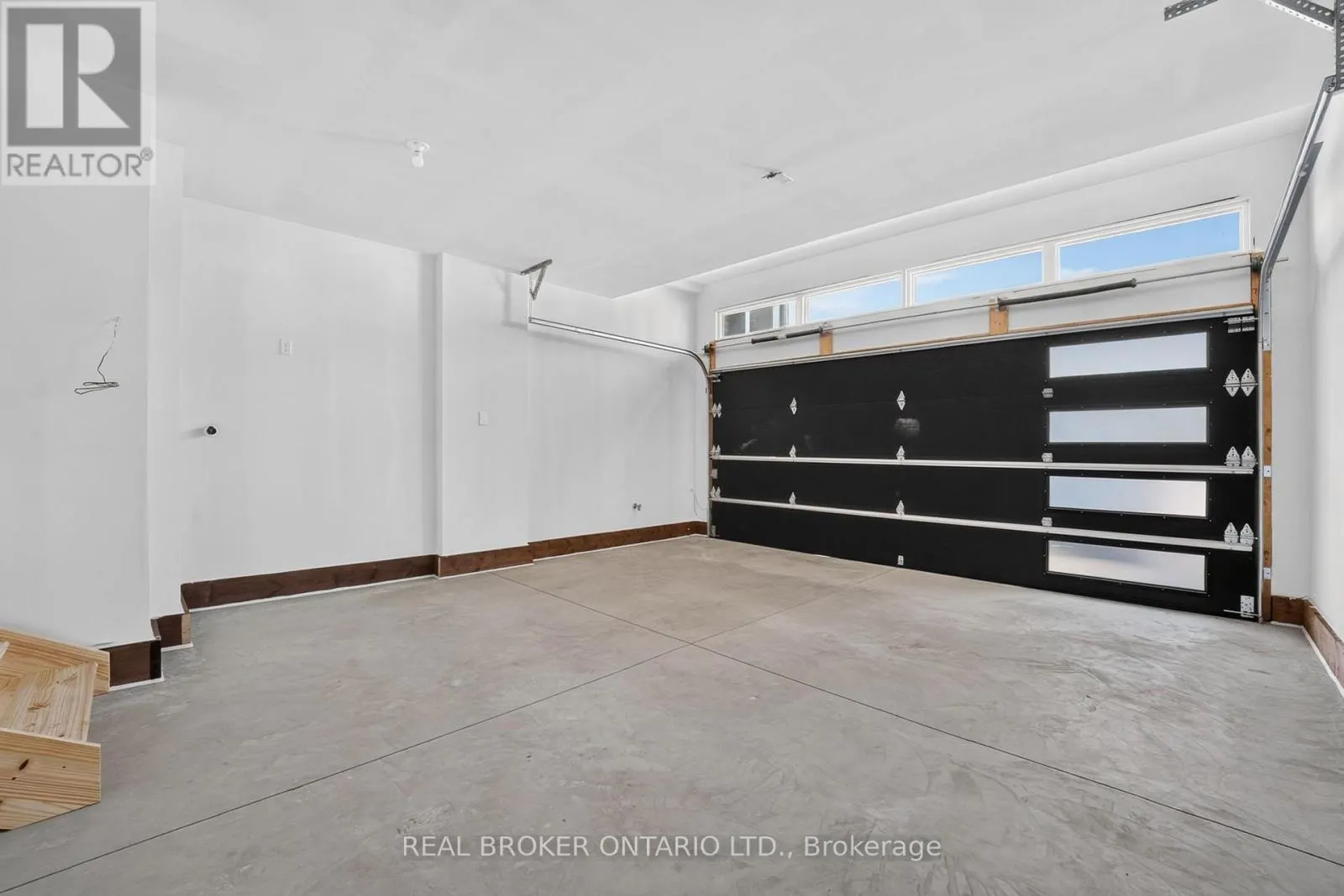 8735 HARLYN COMMON