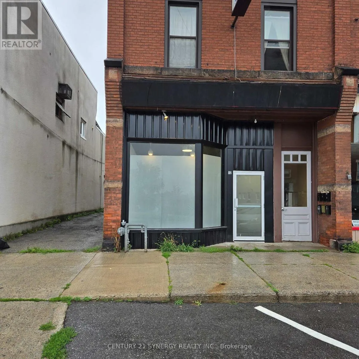 12 MAIN STREET W