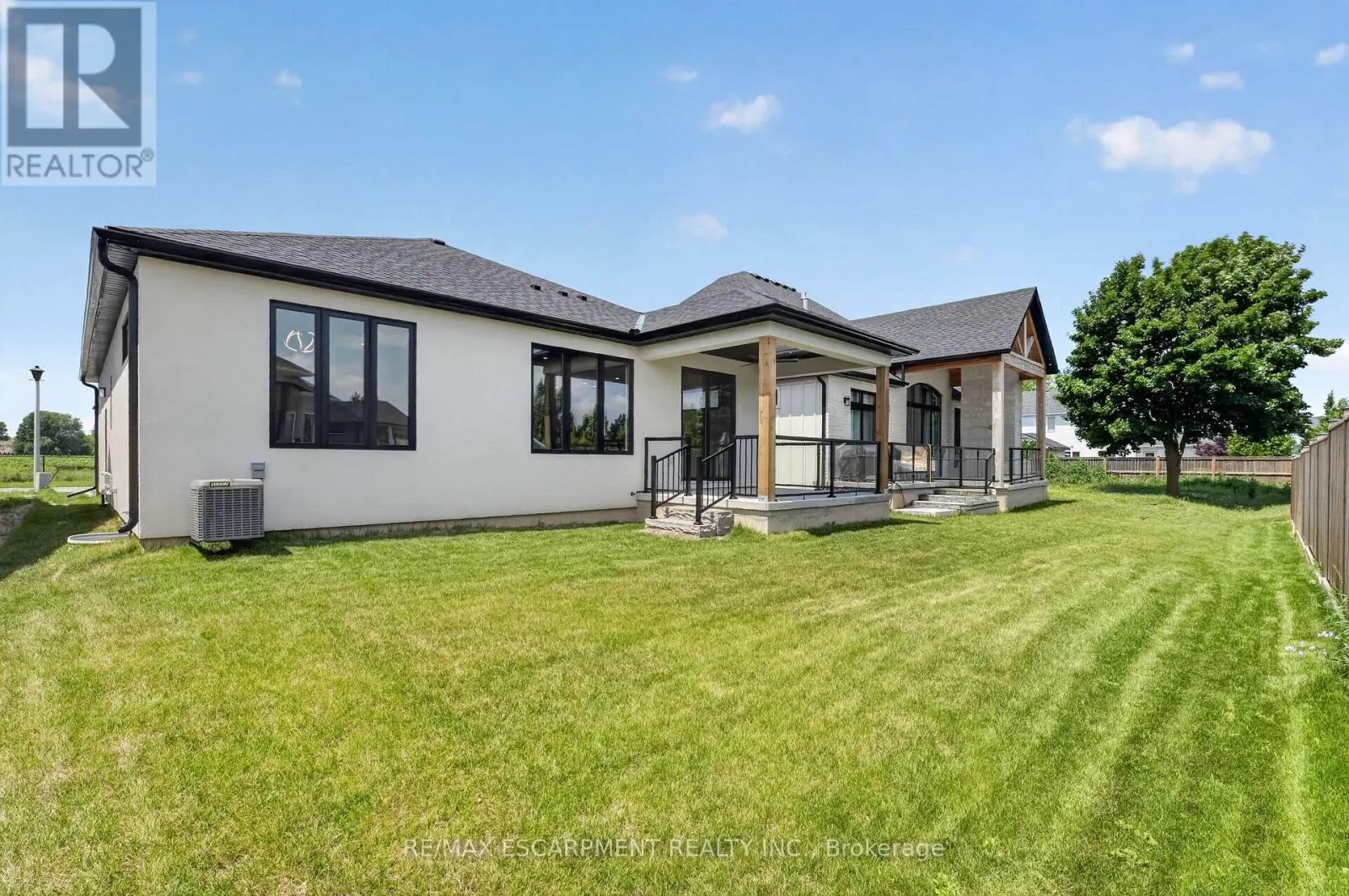 11 OAKLEY DRIVE