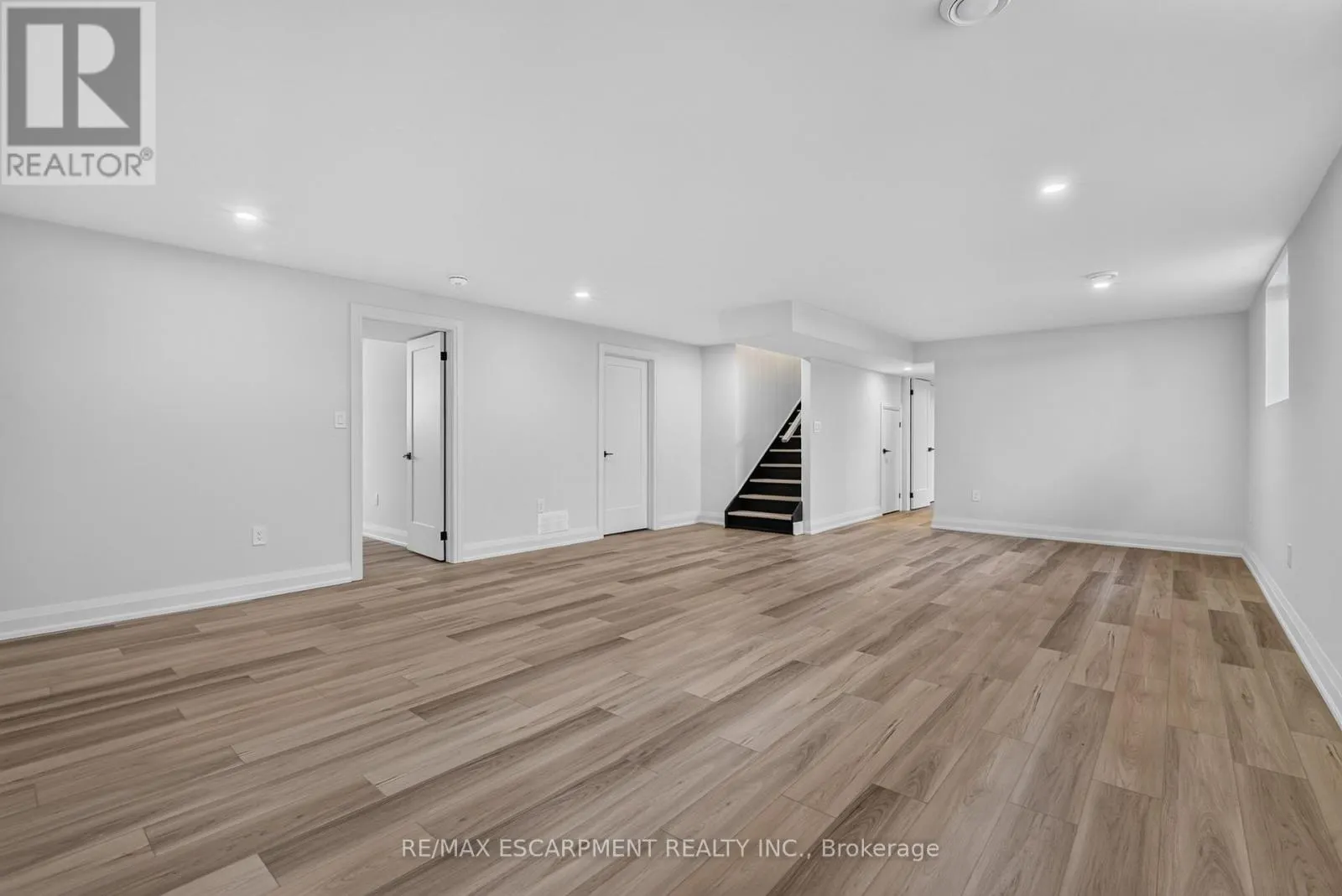 11 OAKLEY DRIVE