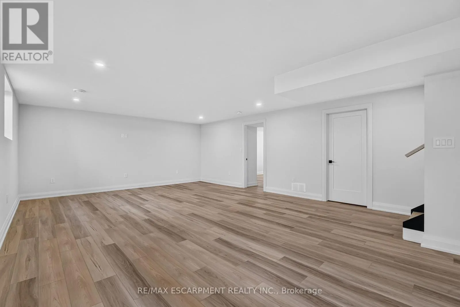 11 OAKLEY DRIVE