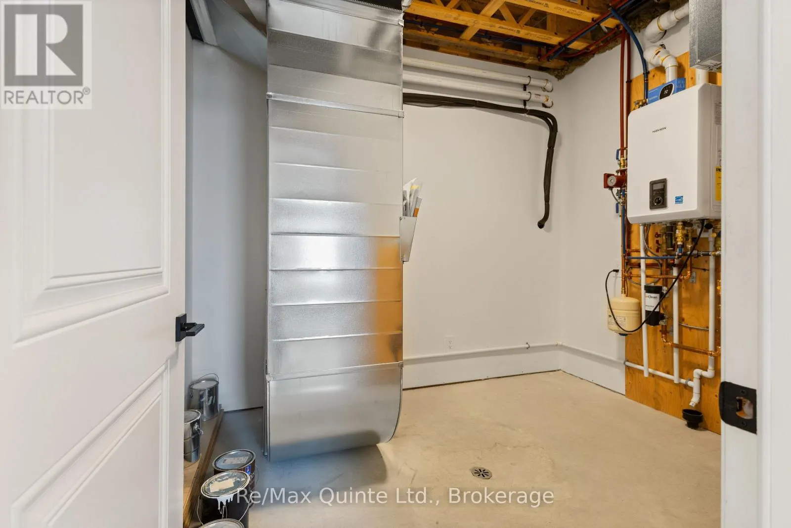 12 STINSON AVENUE