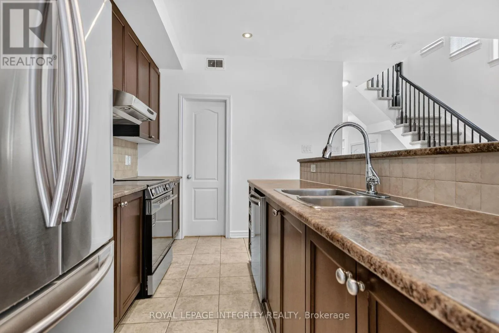 848 WHITE ALDER AVENUE