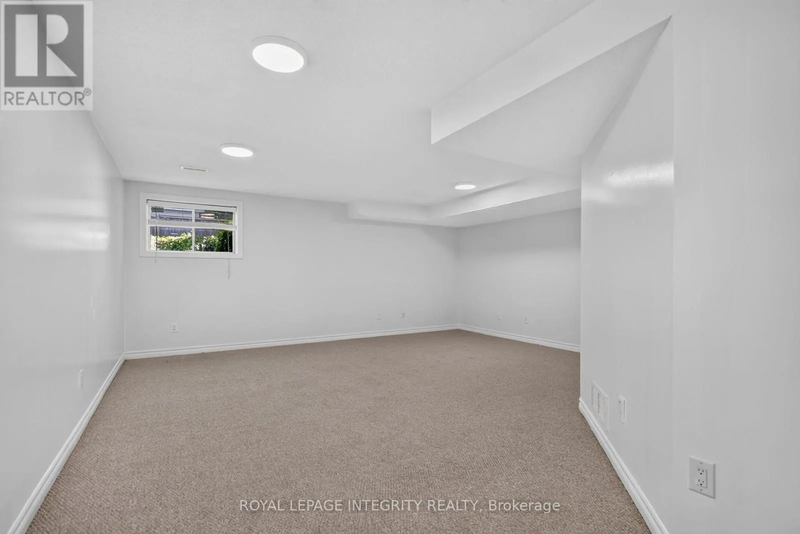 848 WHITE ALDER AVENUE